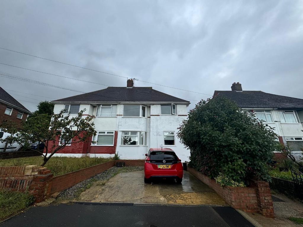 Clarke Avenue, Hove, East Sussex, BN3 8GA